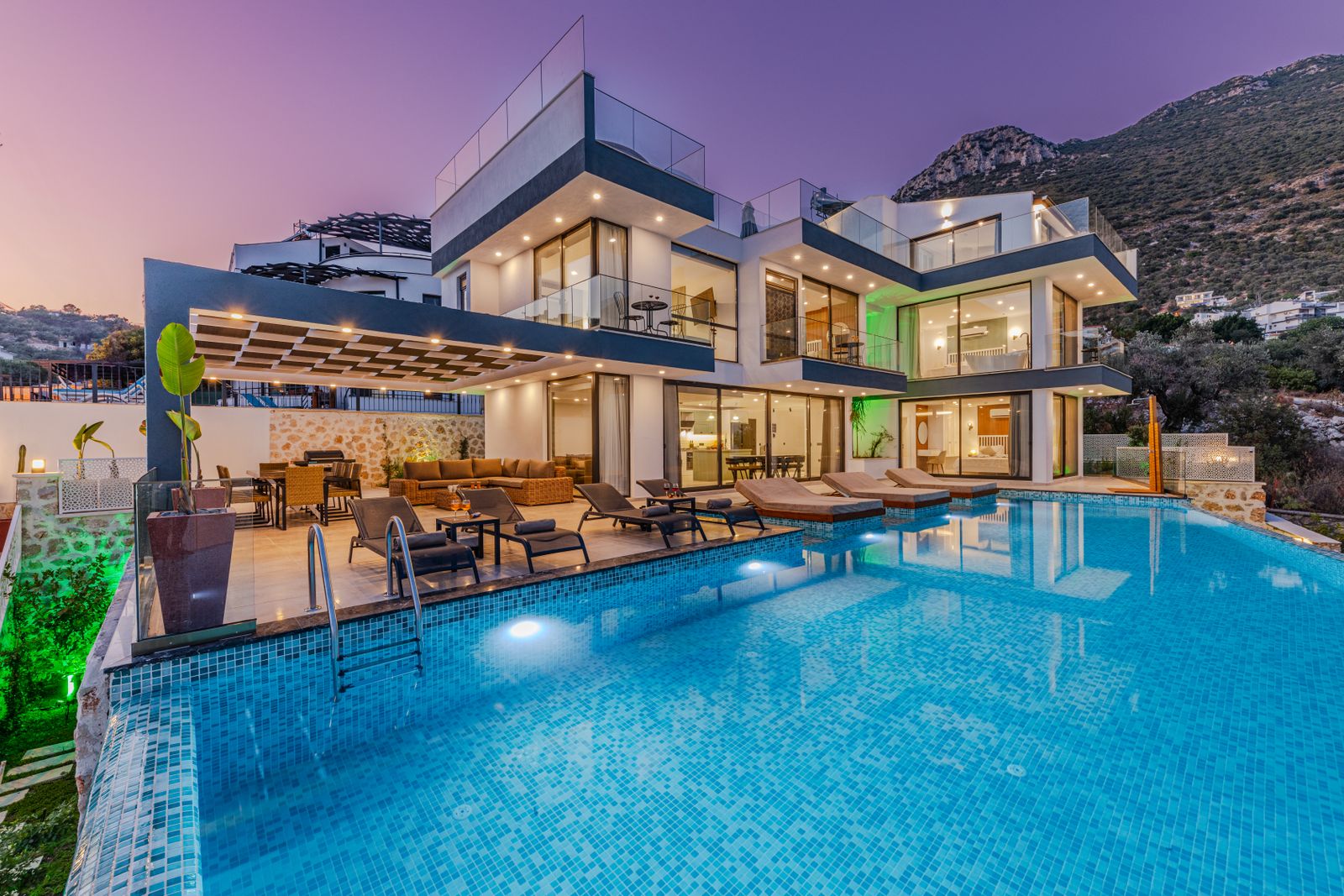3525 Padaro Lane, Carpinteria